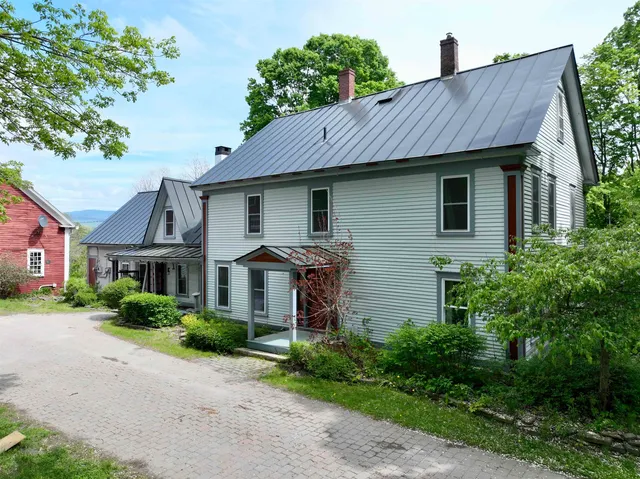 $655,000 | 68 Doe Lane, Newbury, VT 05051