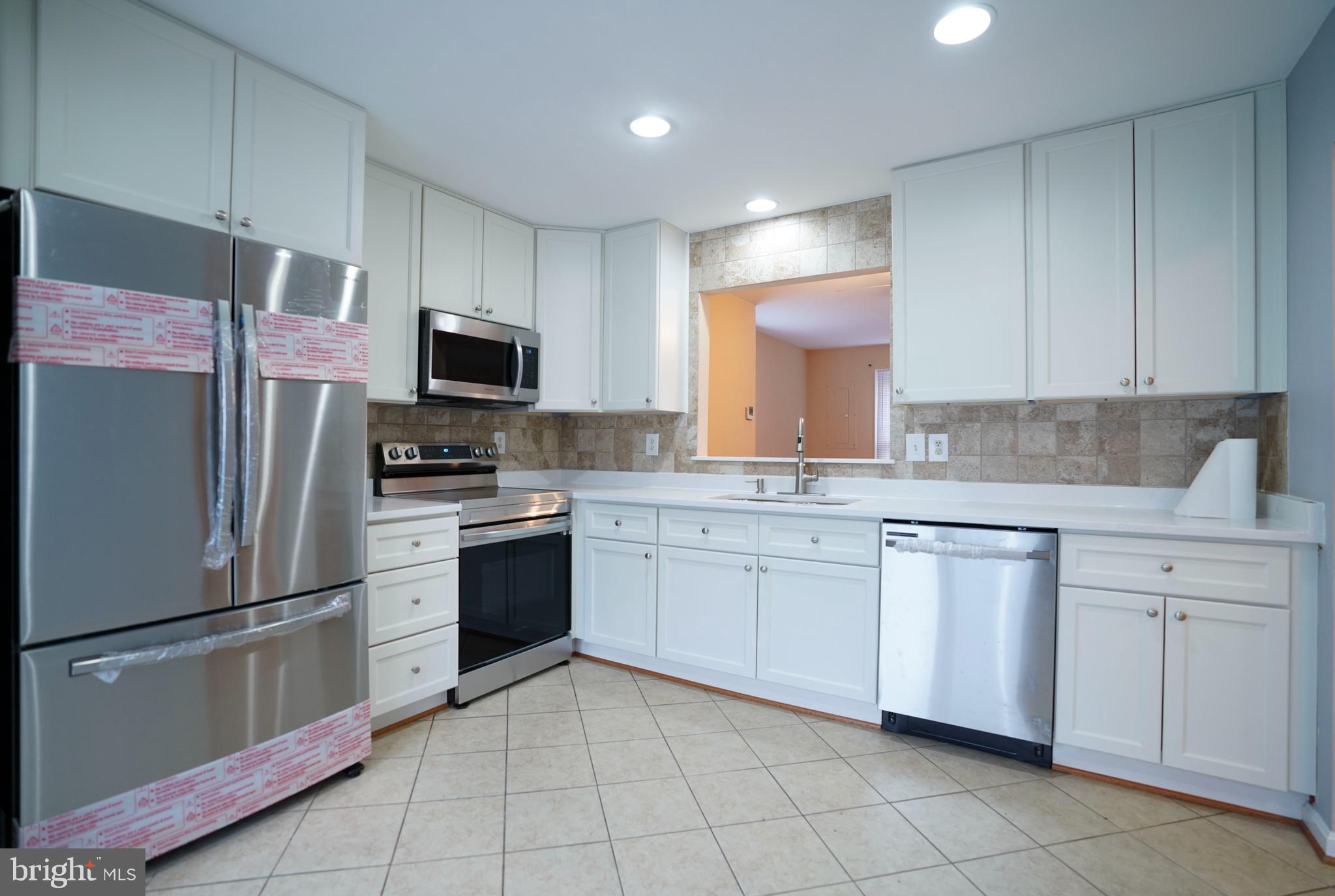 7327 Rokeby Drive Manassas, VA 20109 - Photo 2 of 27 Gallery Image 2