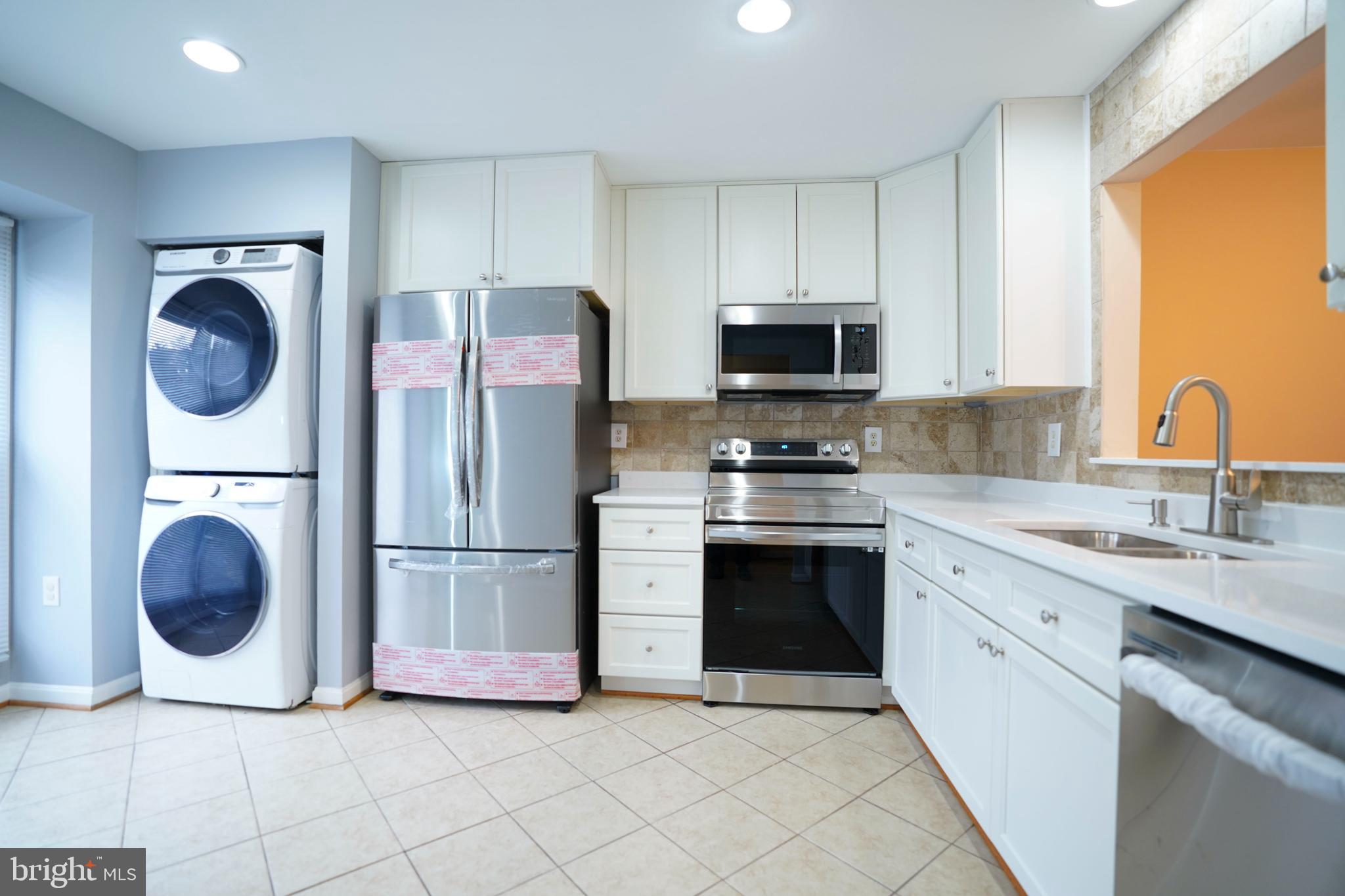 7327 Rokeby Drive Manassas, VA 20109 - Photo 3 of 27 Gallery Image 3