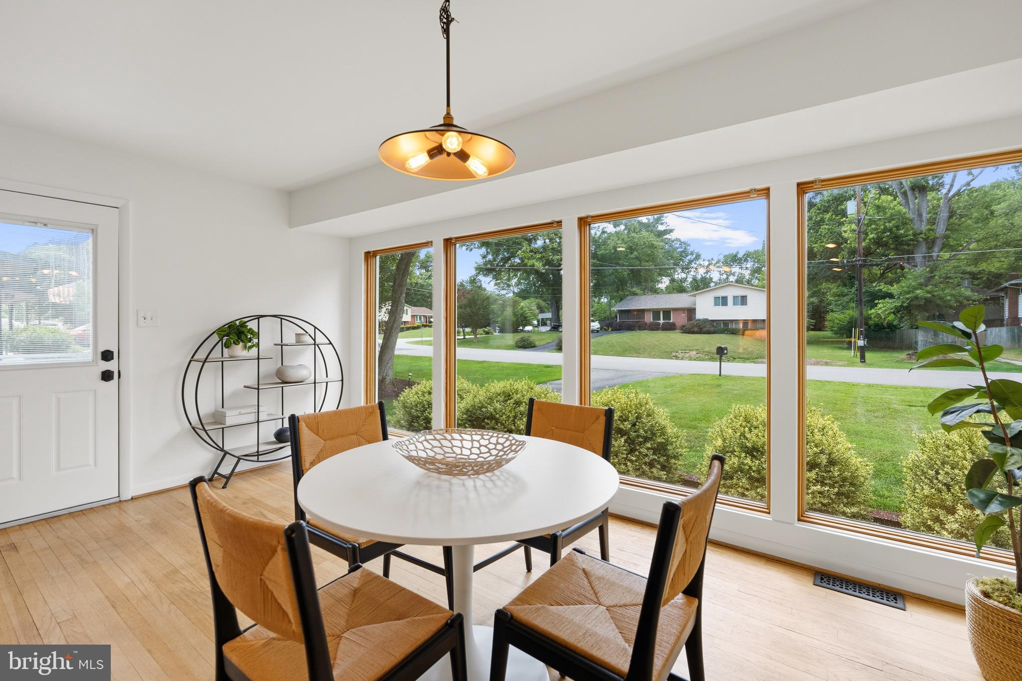 8719 Gateshead Road Alexandria, VA 22309 - Photo 6 of 53 Breakfast area off kitchen flooded w natural light