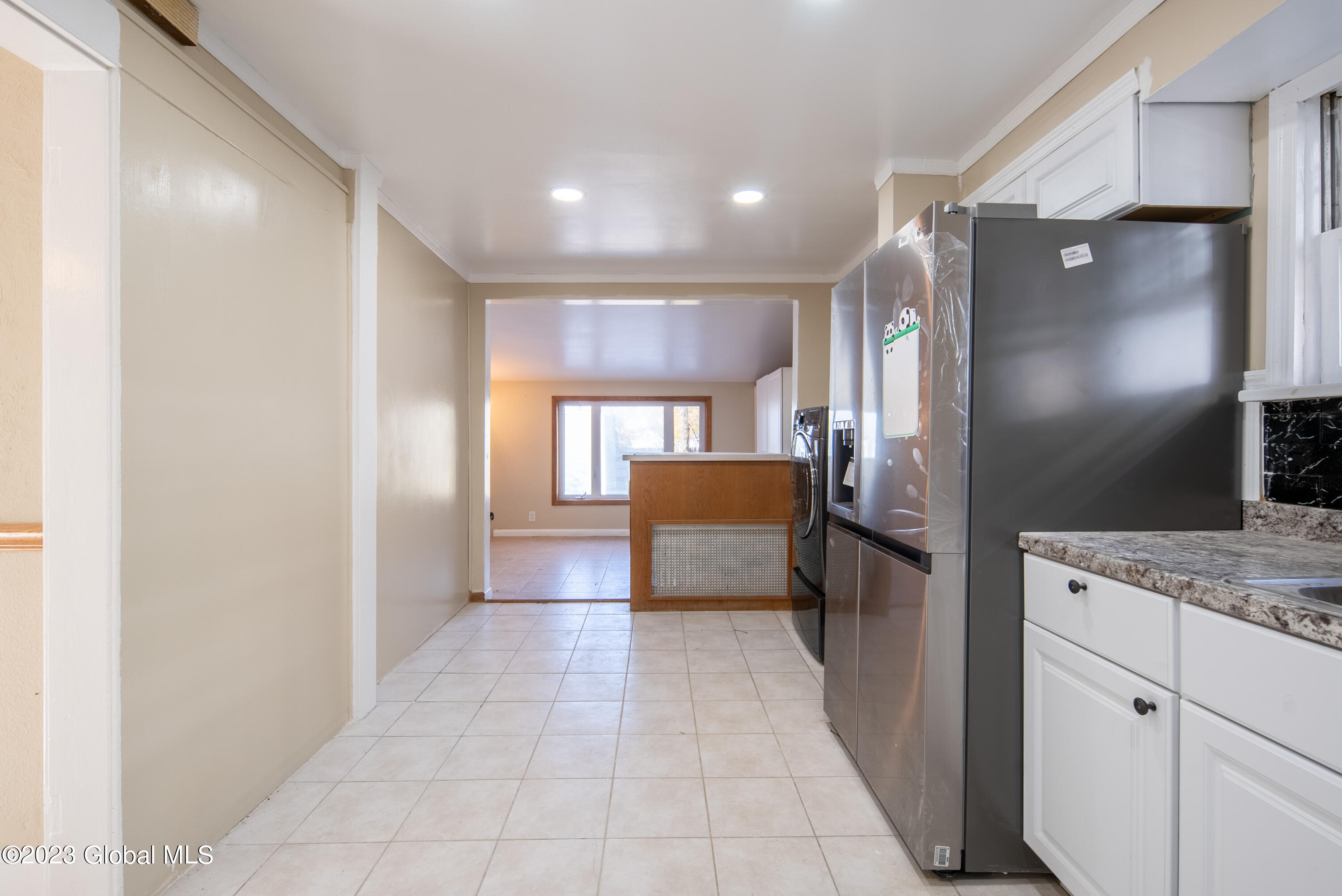 1027 Dean Street Schenectady, NY 12309 - Photo 12 of 40 012