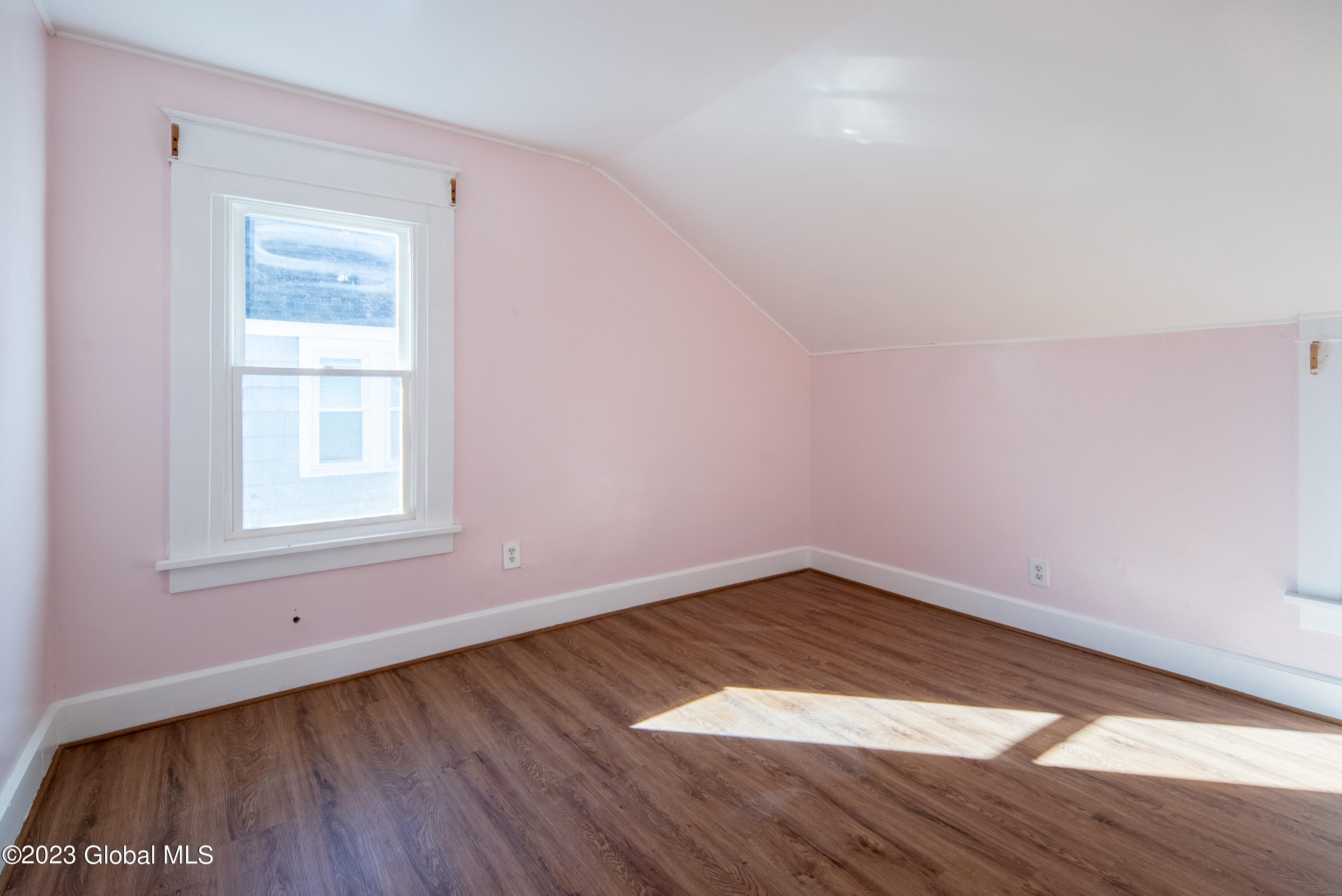 1027 Dean Street Schenectady, NY 12309 - Photo 18 of 40 018