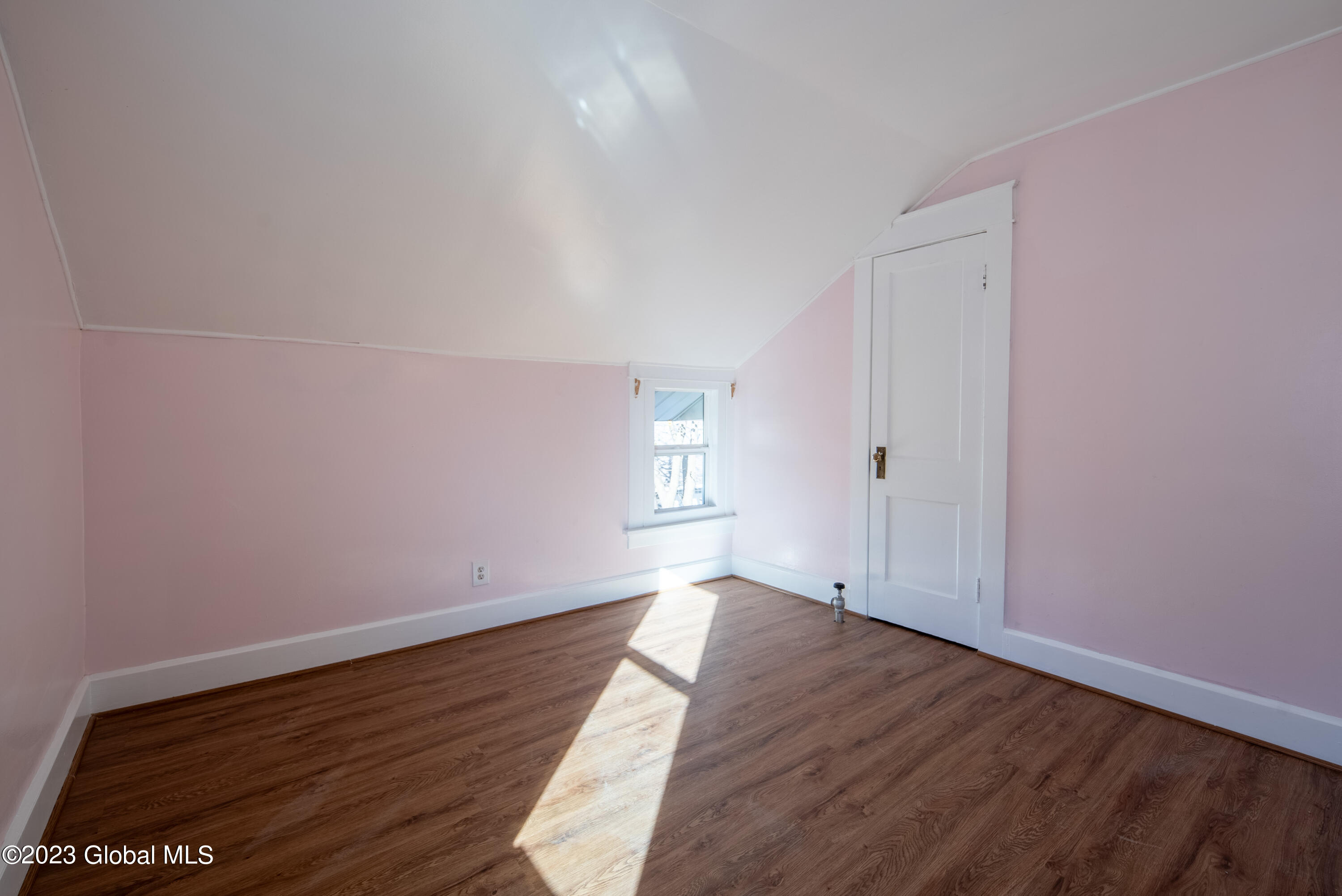 1027 Dean Street Schenectady, NY 12309 - Photo 19 of 40 019