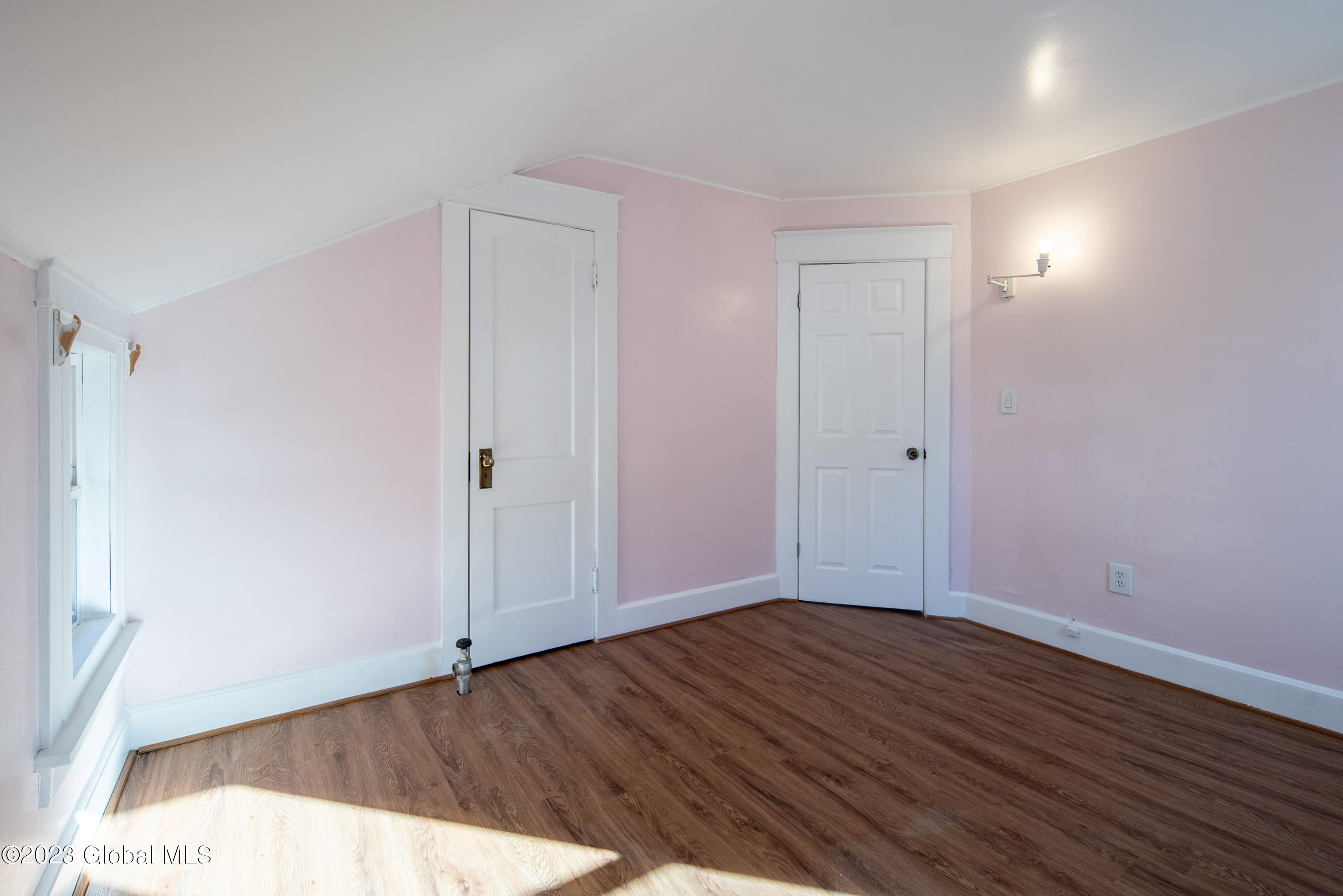 1027 Dean Street Schenectady, NY 12309 - Photo 20 of 40 020