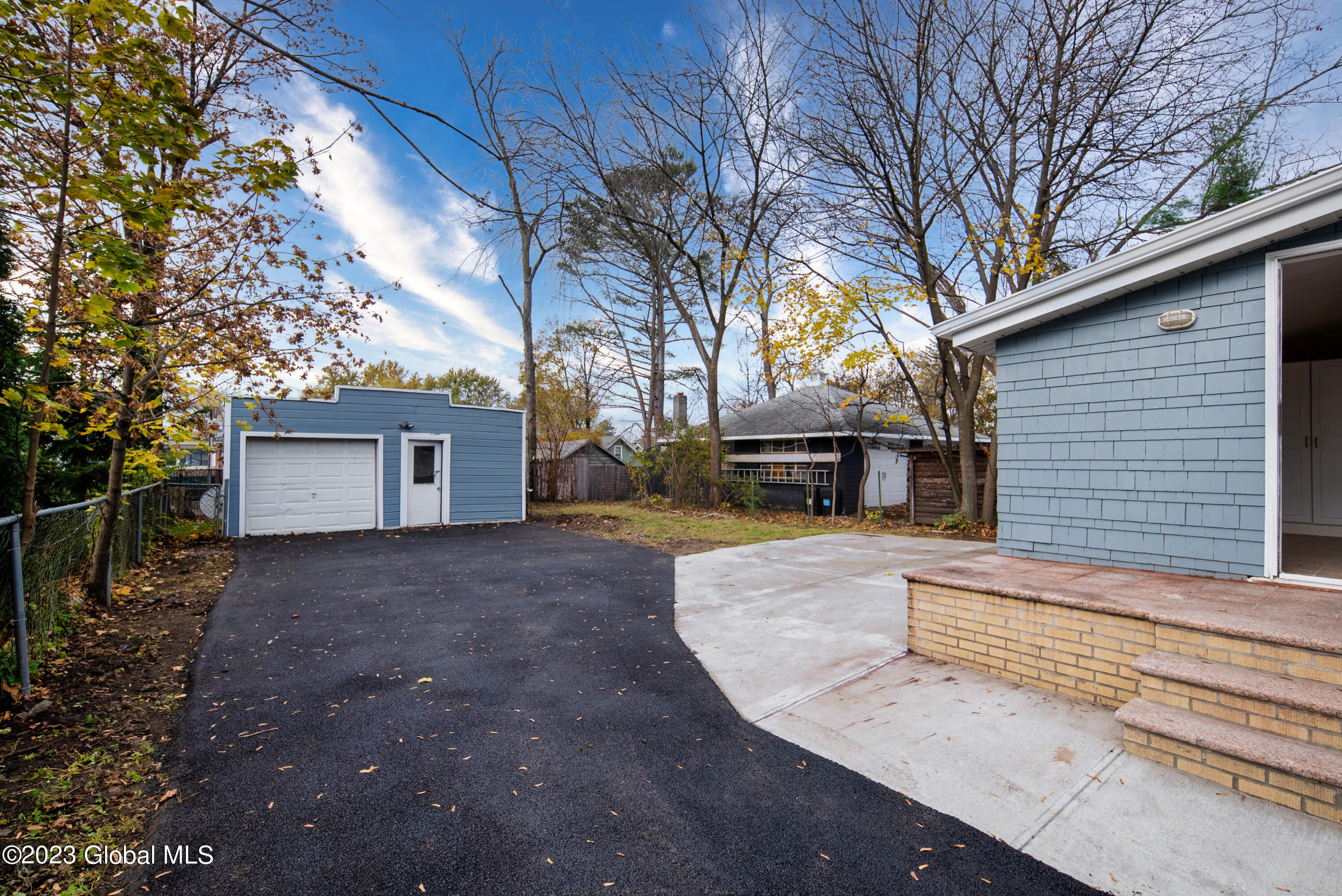 1027 Dean Street Schenectady, NY 12309 - Photo 37 of 40 037