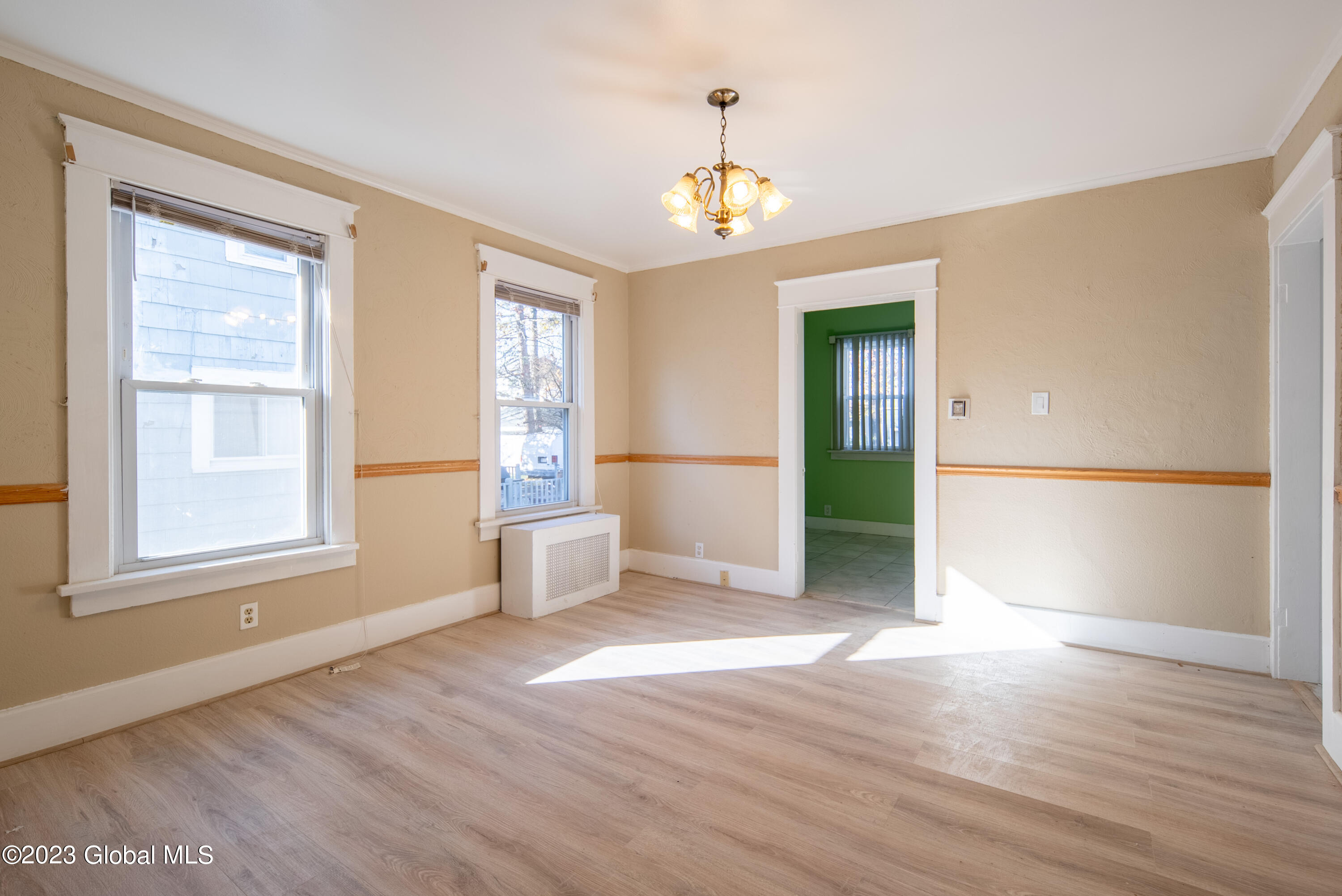 1027 Dean Street Schenectady, NY 12309 - Photo 7 of 40 007