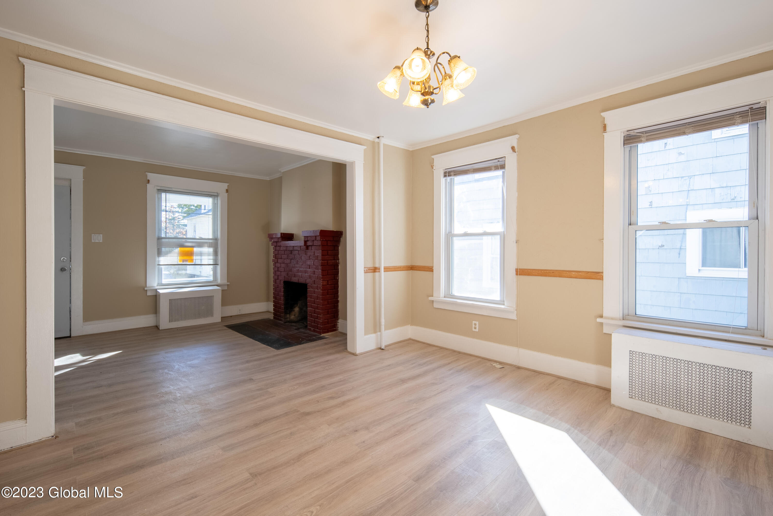 1027 Dean Street Schenectady, NY 12309 - Photo 9 of 40 009