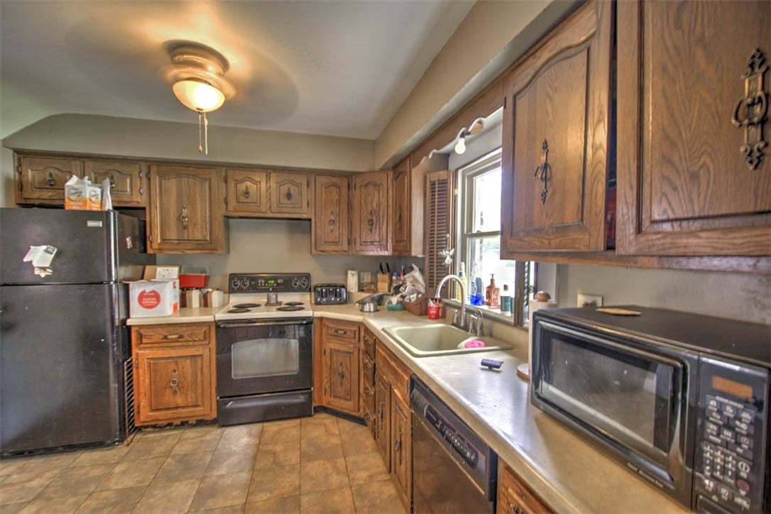1305 North Summit Avenue Decatur, IL 62526 - Photo 9 of 19 Gallery Image 9