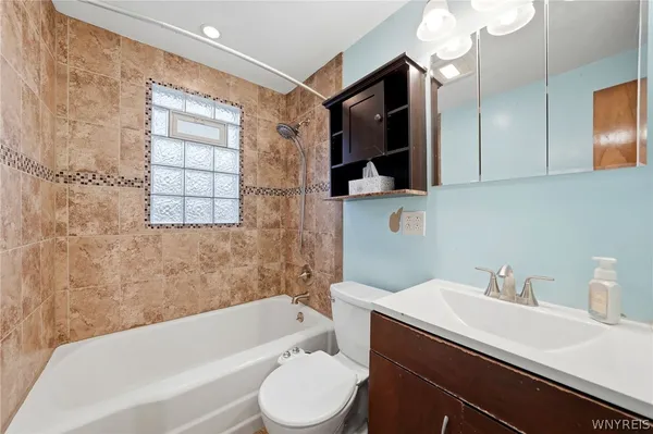 $199,900 | 9 Clarence Harder Drive, Tonawanda, NY 14150