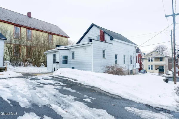 $235,000 | 142 Saratoga Avenue, Mechanicville, NY 12118