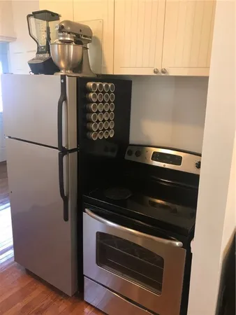 $2,400 | 46 Lee Avenue, Unit 1, Newport, RI 02840