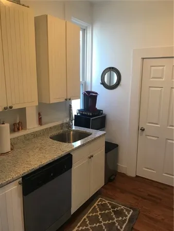 $2,400 | 46 Lee Avenue, Unit 1, Newport, RI 02840