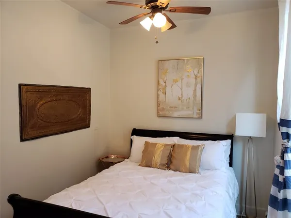 $2,400 | 46 Lee Avenue, Unit 1, Newport, RI 02840
