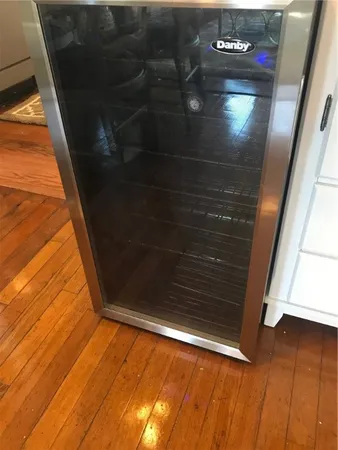$2,400 | 46 Lee Avenue, Unit 1, Newport, RI 02840