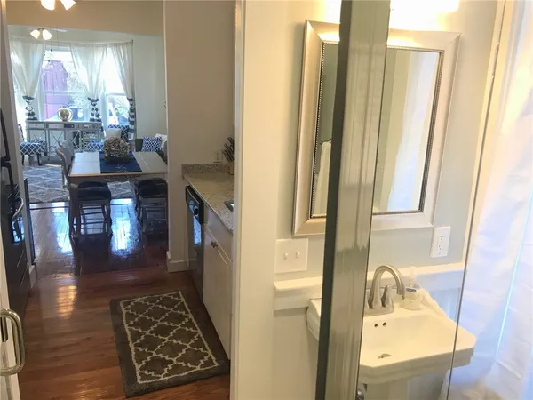 $2,400 | 46 Lee Avenue, Unit 1, Newport, RI 02840