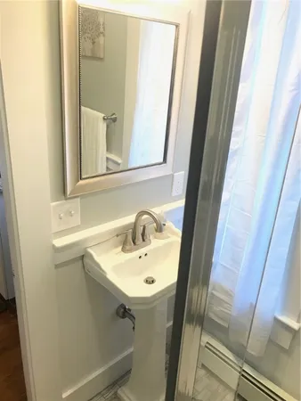 $2,400 | 46 Lee Avenue, Unit 1, Newport, RI 02840