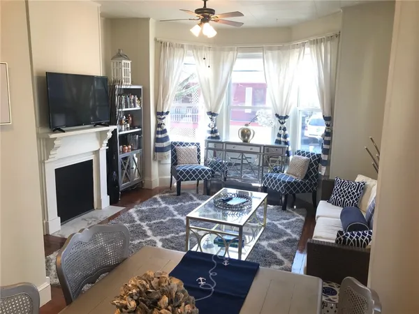 $2,400 | 46 Lee Avenue, Unit 1, Newport, RI 02840