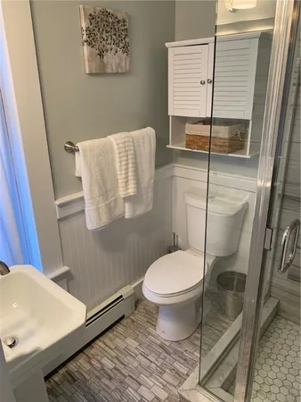 $2,400 | 46 Lee Avenue, Unit 1, Newport, RI 02840