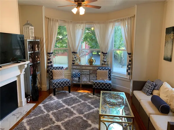 $2,400 | 46 Lee Avenue, Unit 1, Newport, RI 02840