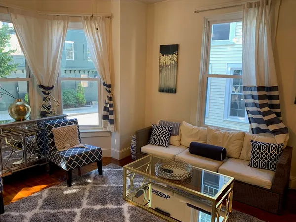 $2,400 | 46 Lee Avenue, Unit 1, Newport, RI 02840