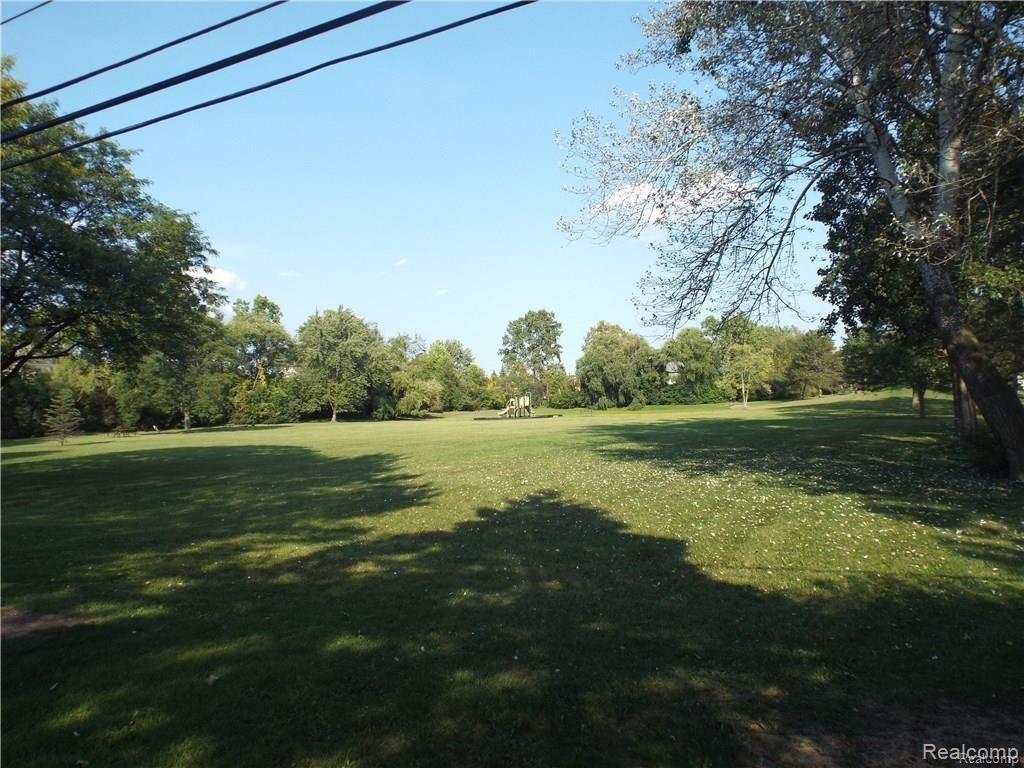 3862 Ruthland Road Troy, MI 48084 - Photo 35 of 35 Ruthland park view.jpg