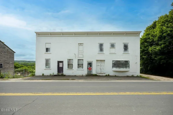 $150,000 | 281 Chapman Drive, Amsterdam, NY 12010