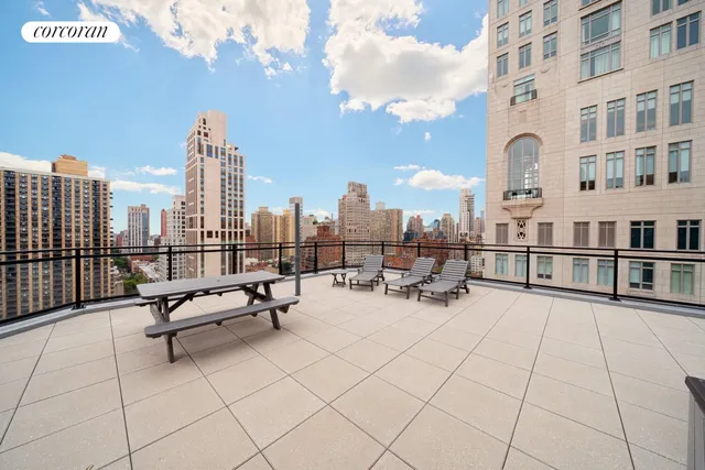 $2,635,000 | 201 East 83rd Street, Unit 8AB | Upper East Side
