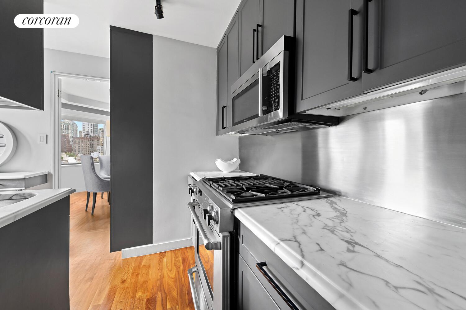 201 East 83rd Street, Unit 8AB Manhattan, NY 10028 - Photo 6 of 18