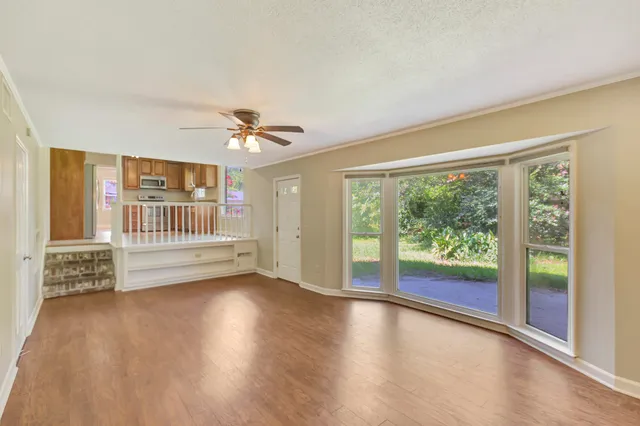 $2,900 | 2327 West Palmer Drive, Charleston, SC 29414