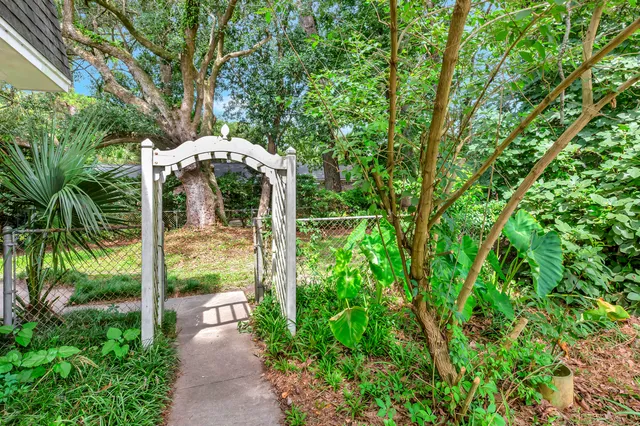 $2,900 | 2327 West Palmer Drive, Charleston, SC 29414