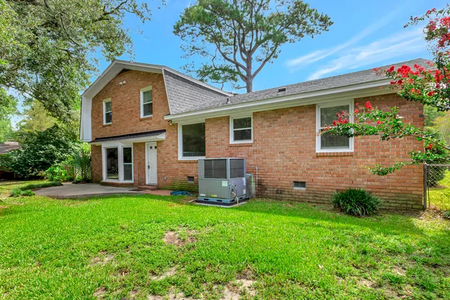 $2,900 | 2327 West Palmer Drive, Charleston, SC 29414