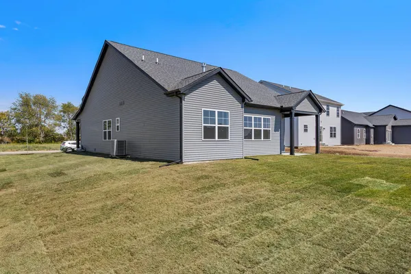 $414,900 | 19 Meadow Drive, Monticello, IL 61856