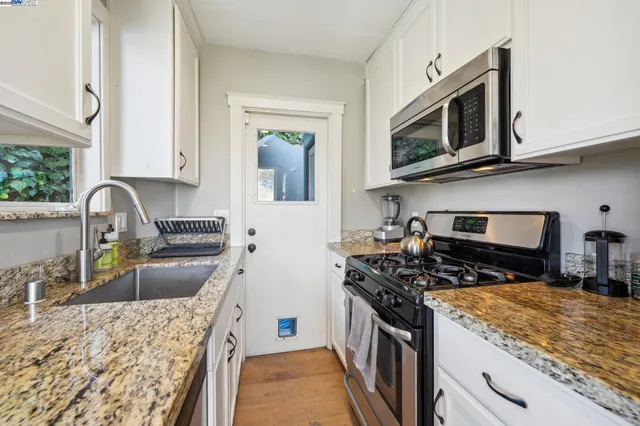 $849,000 | 5936 Broadway, Oakland, CA 94618