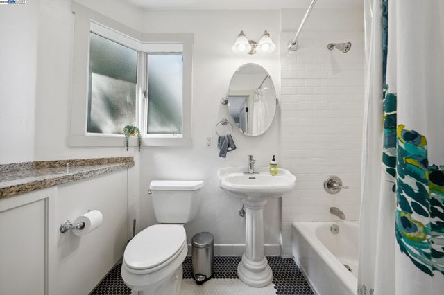 $849,000 | 5936 Broadway, Oakland, CA 94618