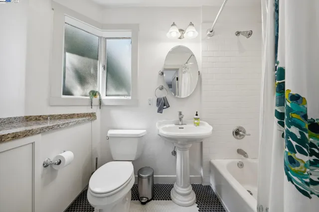 $849,000 | 5936 Broadway, Oakland, CA 94618