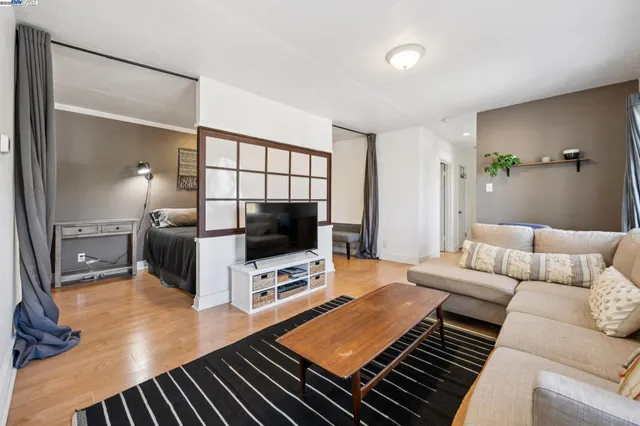 $849,000 | 5936 Broadway, Oakland, CA 94618