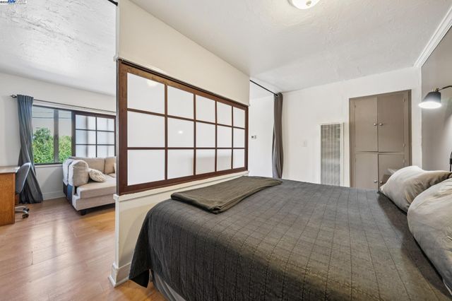 $849,000 | 5936 Broadway, Oakland, CA 94618