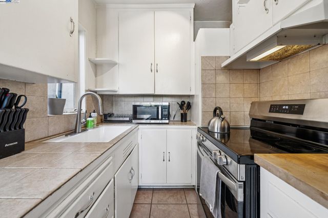 $849,000 | 5936 Broadway, Oakland, CA 94618