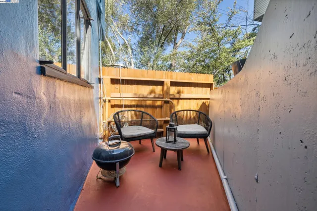 $849,000 | 5936 Broadway, Oakland, CA 94618