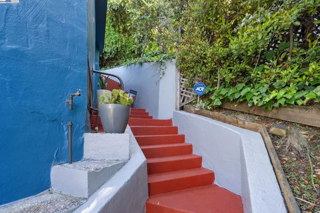 $849,000 | 5936 Broadway, Oakland, CA 94618