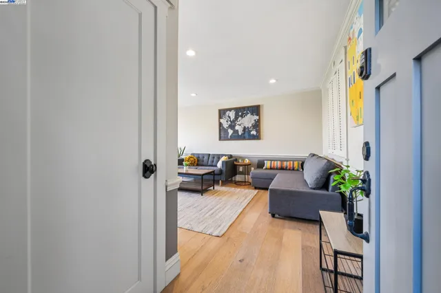 $849,000 | 5936 Broadway, Oakland, CA 94618