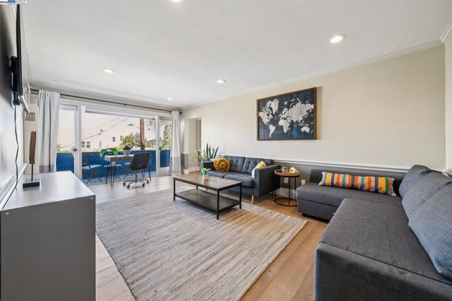 $849,000 | 5936 Broadway, Oakland, CA 94618