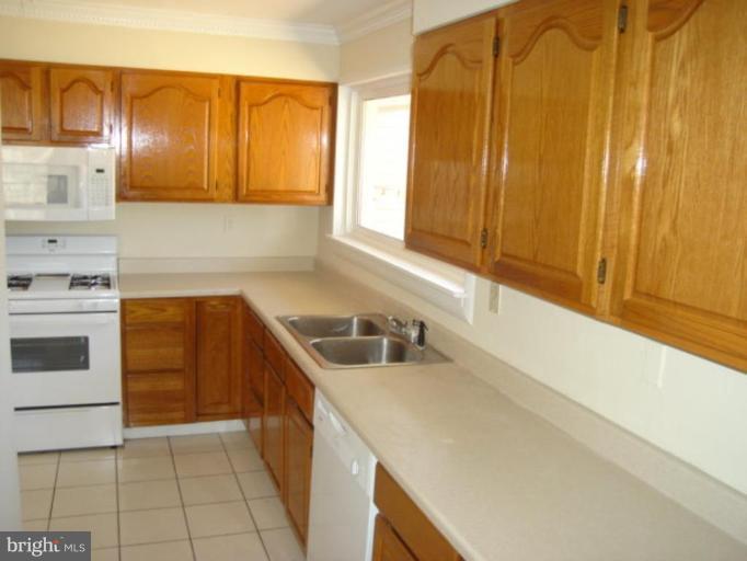3912 Bryce Road Alexandria, VA 22312 - Photo 3 of 11 Kitchen