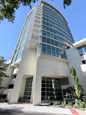 $555,000 | 1570 Elmwood Avenue, Unit 802, Evanston, IL 60201