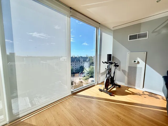 $555,000 | 1570 Elmwood Avenue, Unit 802, Evanston, IL 60201