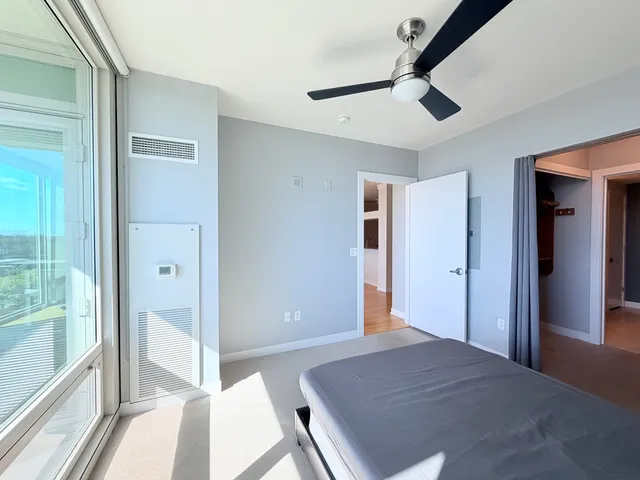 $555,000 | 1570 Elmwood Avenue, Unit 802, Evanston, IL 60201