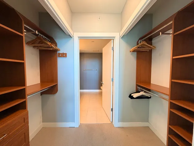 $555,000 | 1570 Elmwood Avenue, Unit 802, Evanston, IL 60201