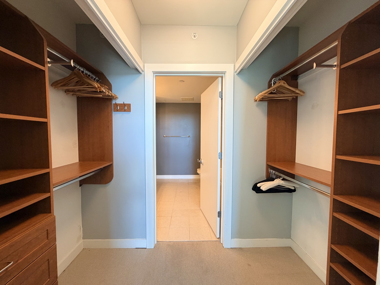 1570 Elmwood Avenue, Unit 802 Evanston, IL 60201 - Photo 25 of 31