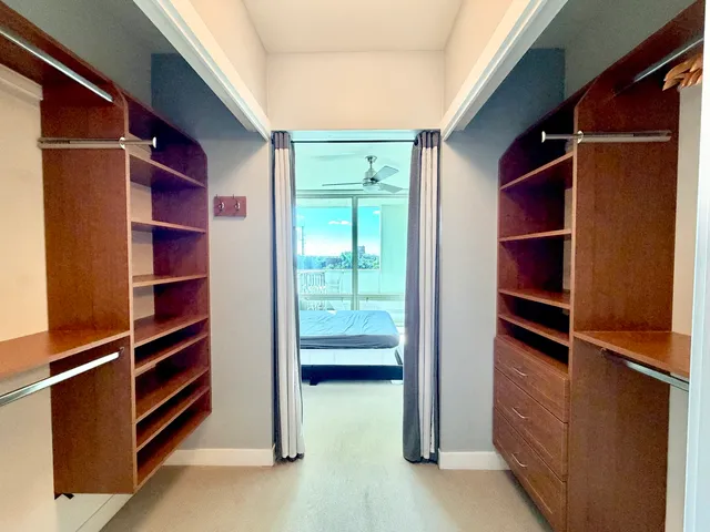 $555,000 | 1570 Elmwood Avenue, Unit 802, Evanston, IL 60201