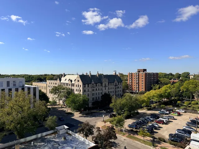 $555,000 | 1570 Elmwood Avenue, Unit 802, Evanston, IL 60201